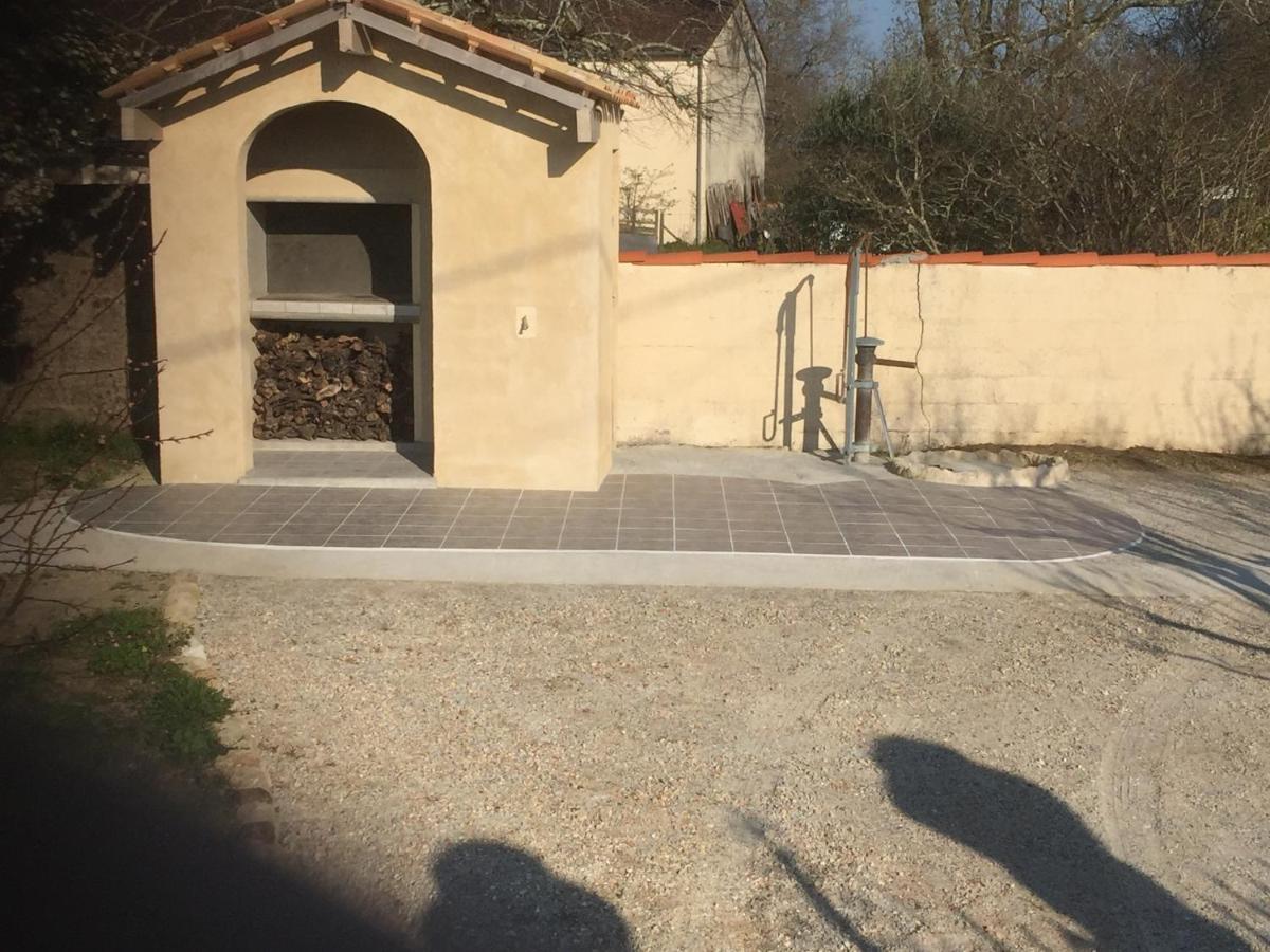 Superbe Gite A La Campagne Dans Le Bordelais Saint-Vivien-de-Blaye Экстерьер фото